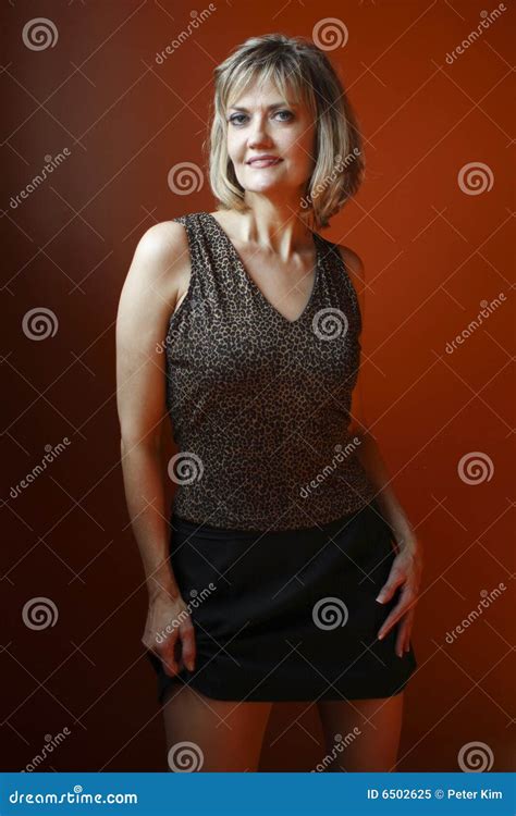 sexy mature women pictures|Attractive Older Female Images – Browse 66,319 Stock Photos,。